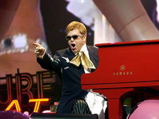 elton_yawn.jpg